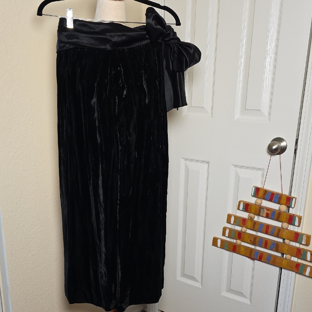 Vintage 80s Elegant Black Luxurious Velvet A Line Skirt with Satin Side Tie